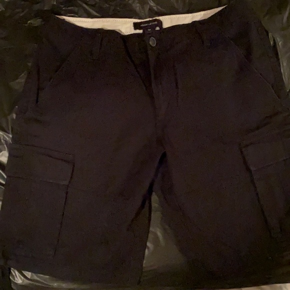 Adam Levine size 32 black cargo shorts with bottom leg ties - Picture 1 of 6
